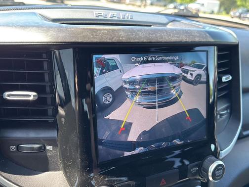 Diamond Black Crystal Pearlcoat 2022 RAM 1500 Big Horn/Lone Star