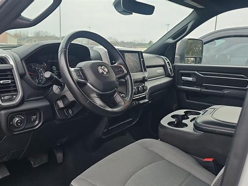 2024 RAM 2500 Big Horn Crew Cab 4x4 8' Box