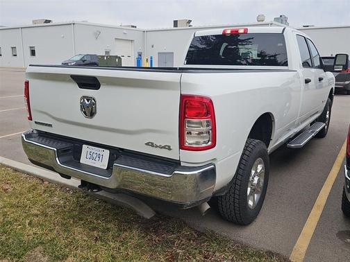 2024 RAM 2500 Big Horn Crew Cab 4x4 8' Box