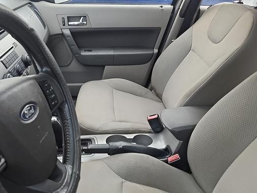 2008 Ford Focus SES