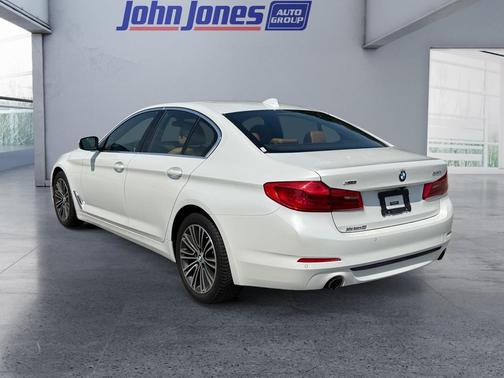 Mineral White Metallic 2020 BMW 530 xDrive