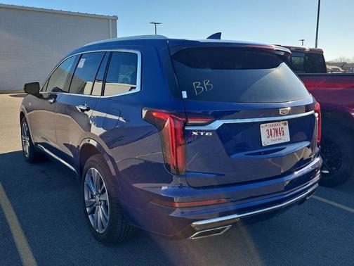 2025 Cadillac XT6 Premium Luxury FWD