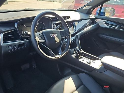 2025 Cadillac XT6 Premium Luxury FWD