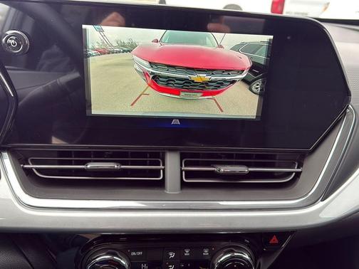 Sterling Gray Metallic 2026 Chevrolet Trax LT