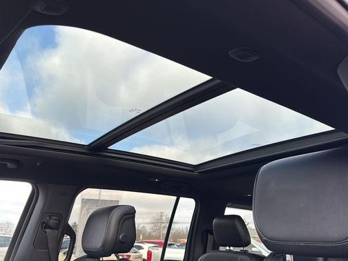 2022 Jeep Wagoneer Series II 4x4