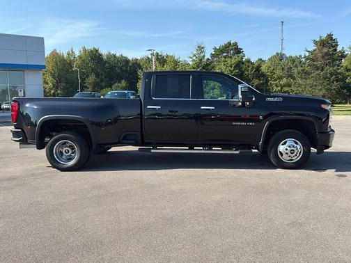 2022 Chevrolet Silverado 3500 High Country