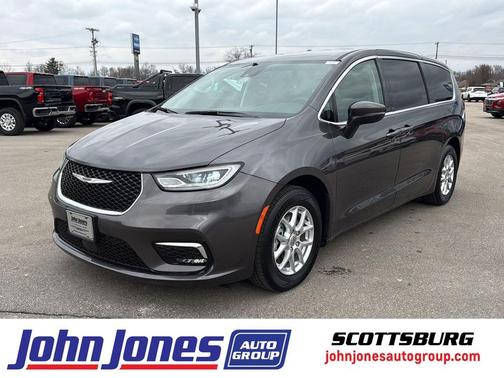 2023 Chrysler Pacifica Touring L