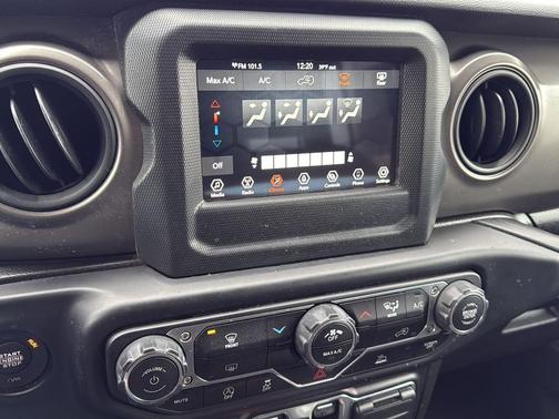 2022 Jeep Wrangler Willys