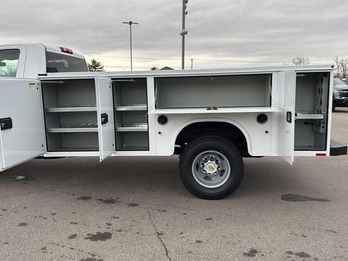 Summit White 2026 Chevrolet Silverado 3500 WT