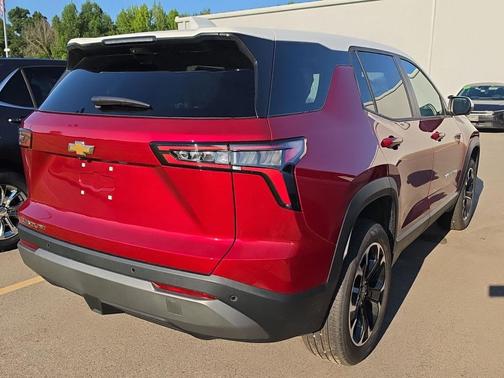 Radiant Red Tintcoat 2027 Chevrolet Equinox 1LT