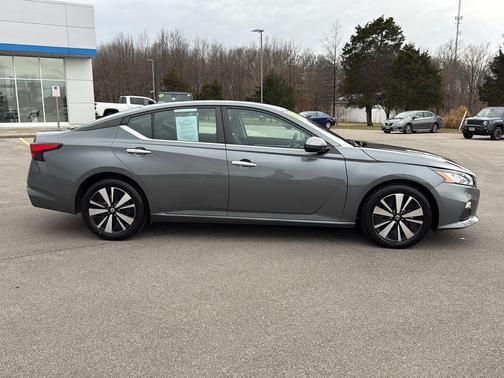 2021 Nissan Altima 2.5 SV