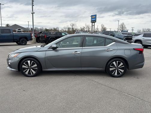 2021 Nissan Altima 2.5 SV