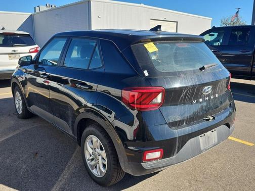 2021 Hyundai VENUE SE