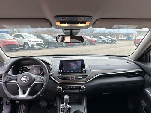 2025 Nissan Altima SV FWD