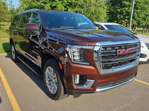 2023 GMC Yukon XL SLT