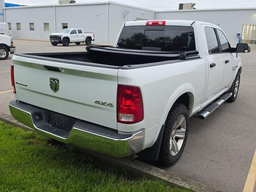 Bright White 2016 RAM 1500 SLT