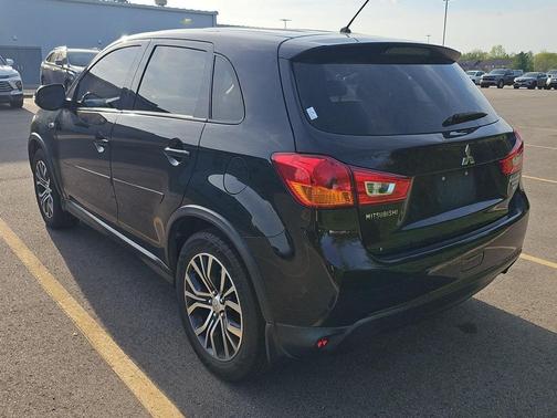 Labrador Black Pearl 2016 Mitsubishi Outlander Sport 2.4 ES