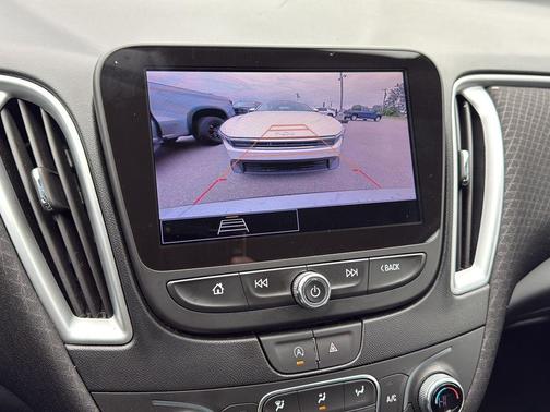 Sterling Gray Metallic 2023 Chevrolet Malibu FWD 1LT