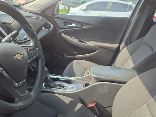 Sterling Gray Metallic 2023 Chevrolet Malibu FWD 1LT
