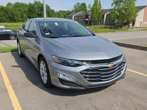 Sterling Gray Metallic 2023 Chevrolet Malibu FWD 1LT