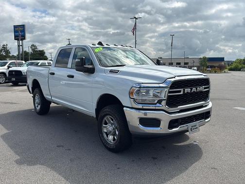Bright White Clearcoat 2024 RAM 2500 Tradesman Crew Cab 4x4 6'4' Box