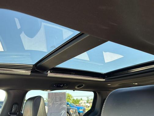 Diamond Black Crystal Pearlcoat 2025 Chrysler Pacifica Limited