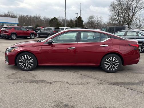 2025 Nissan Altima SV FWD