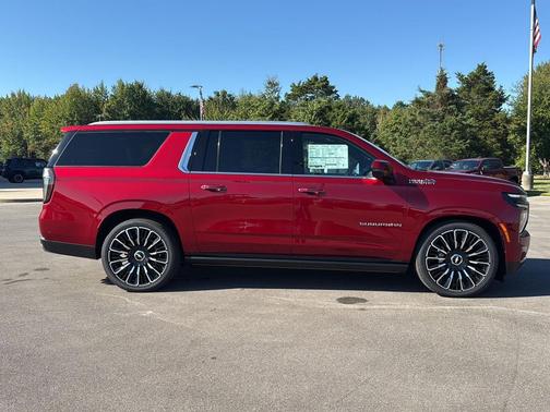2025 Chevrolet Suburban 4WD High Country