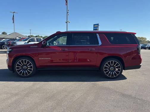 2025 Chevrolet Suburban 4WD High Country