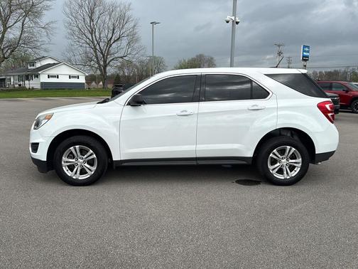 Summit White 2017 Chevrolet Equinox LS