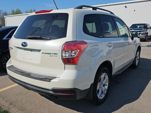 Satin White Pearl 2015 Subaru Forester 2.5i Premium
