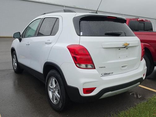 Summit White 2022 Chevrolet Trax LT