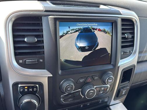 Brilliant Black Crystal Pearlcoat 2018 RAM 1500 Big Horn