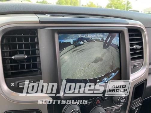 Brilliant Black Crystal Pearlcoat 2018 RAM 1500 Big Horn