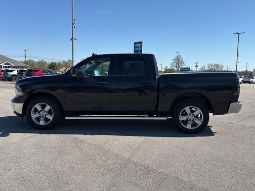 Brilliant Black Crystal Pearlcoat 2018 RAM 1500 Big Horn