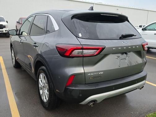Carbonized Gray Metallic 2024 Ford Escape Active