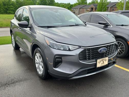 Carbonized Gray Metallic 2024 Ford Escape Active