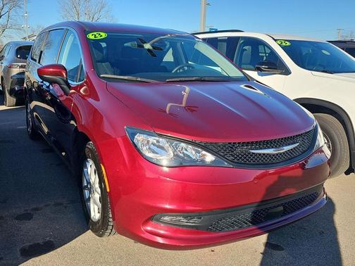 2023 Chrysler Voyager LX