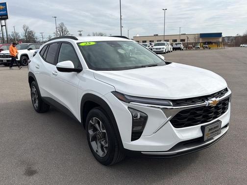 2025 Chevrolet Trax LT