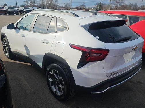 2025 Chevrolet Trax LT