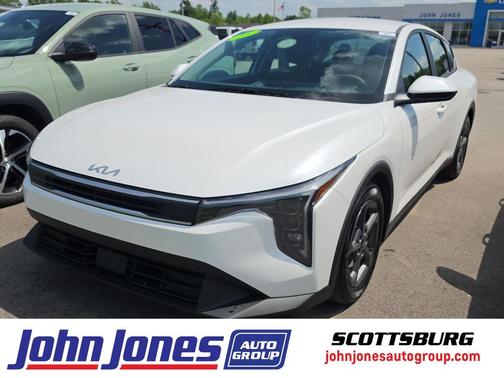 Snow White Pearl 2025 Kia K4 LXS