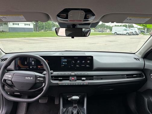Snow White Pearl 2025 Kia K4 LXS
