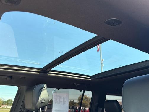 Baltic Gray Metallic Clearcoat 2022 Jeep Wagoneer Series III 4x4