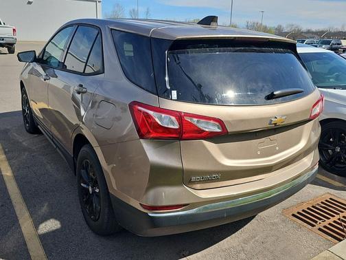 Sandy Ridge Metallic 2018 Chevrolet Equinox LS