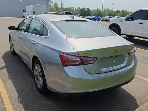 Silver Ice Metallic 2019 Chevrolet Malibu LT