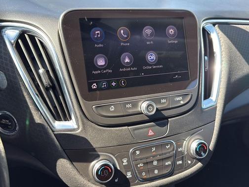 Silver Ice Metallic 2019 Chevrolet Malibu LT