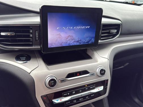 Forged Green Metallic 2023 Ford Explorer XLT