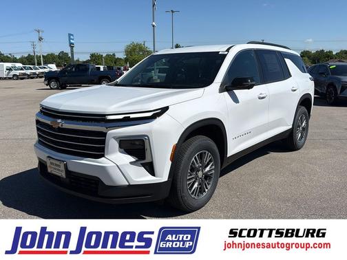 Summit White 2026 Chevrolet Traverse LT