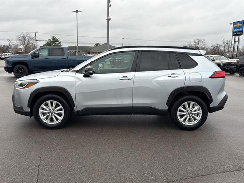 2025 Toyota Corolla Cross LE