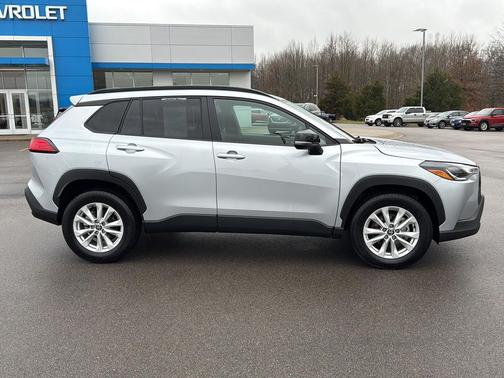 2025 Toyota Corolla Cross LE